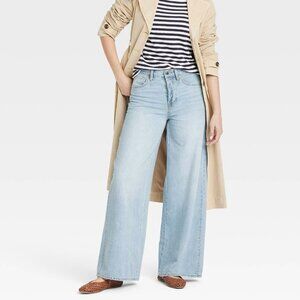 Universal Thread Light Wash Wide Leg Jeans